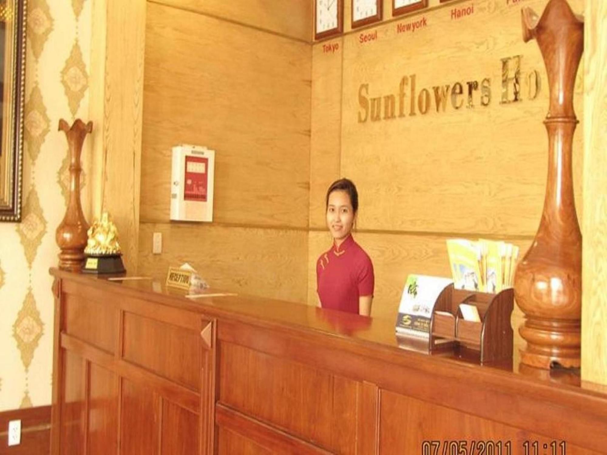Sunflowers Hotel Airport Ho Chi Minh City Bagian luar foto